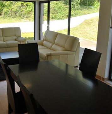 Escolas transformadas em alojamento turístico