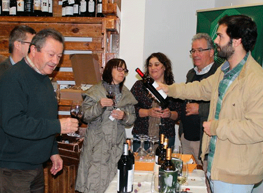 Mercearia da Praça promoveu degustação de vinhos e enchidos