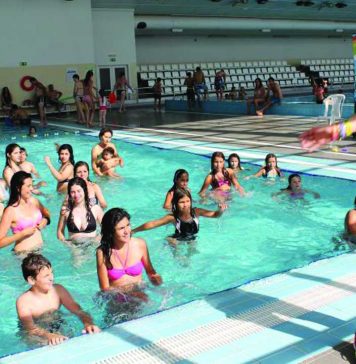Hoje a entrada nas piscinas é livre para quem tem menos de 30 anos
