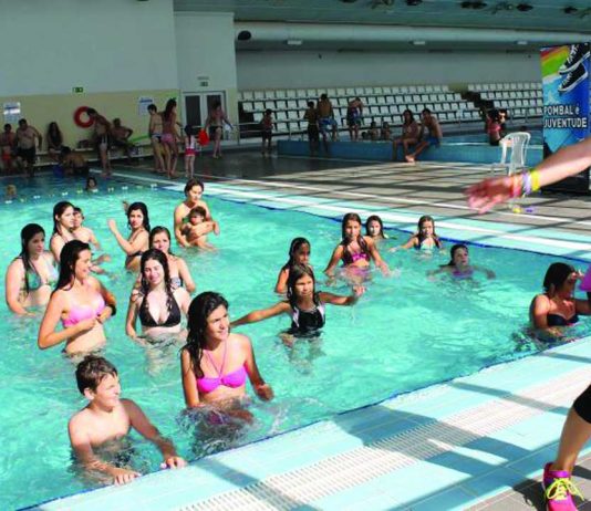 Hoje a entrada nas piscinas é livre para quem tem menos de 30 anos
