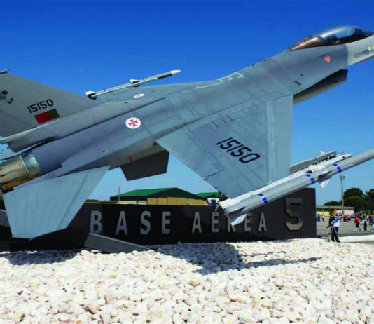 Abertura da base aérea de Monte Real à aviação civil