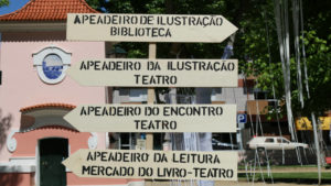 Há diversos apeadeiros no Jardim da Várzea