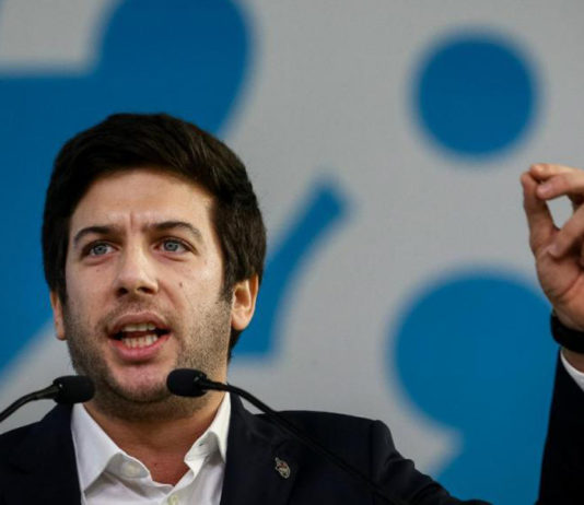 Líder do CDS-PP visita mercado municipal de Pombal