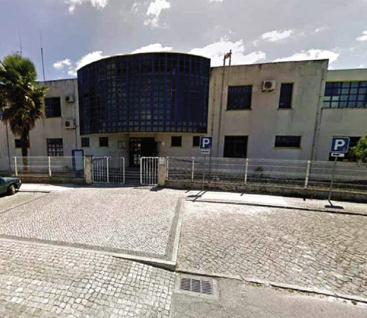 Delegada de saúde pede paciência porque profissionais estão “sem mãos a medir”