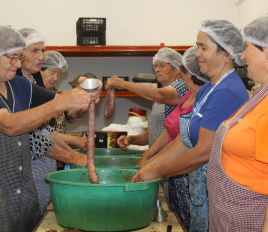 Tasquinhas da Ilha servem gastronomia local, artesanato e animação