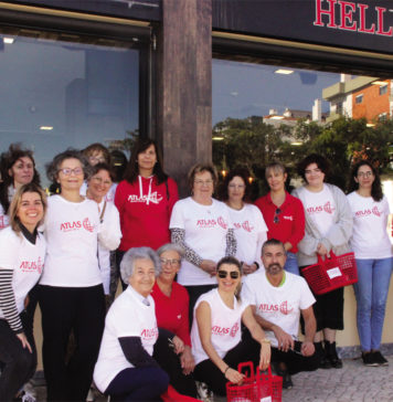 Atlas leva refeições quentes e um bocadinho de companhia a idosos isolados