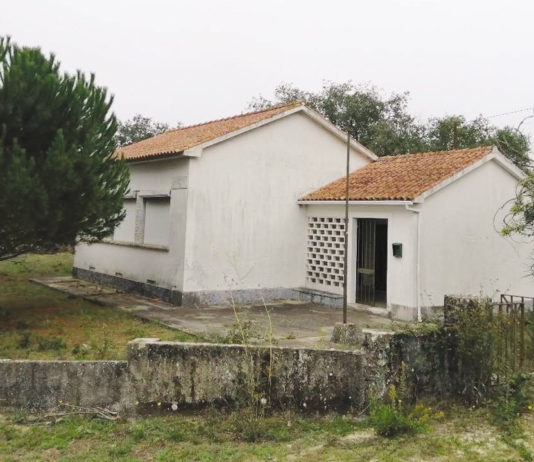 GARECUS quer transformar antiga escola de Santiais num centro interpretativo da resina